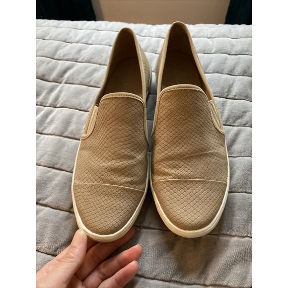 Women's Calvin Klein Tacie Slip On Sneaker Desert Snake Nubuck Size 9 Casual - Picture 2 of 5